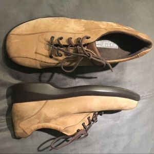 Tan Suede Munro American - Size 5W